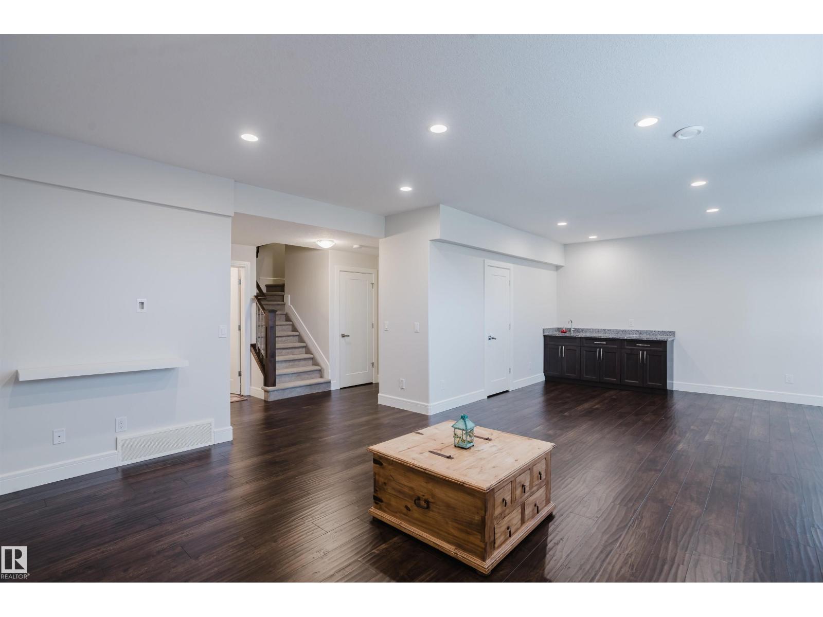 1 EASTVIEW ST - 57