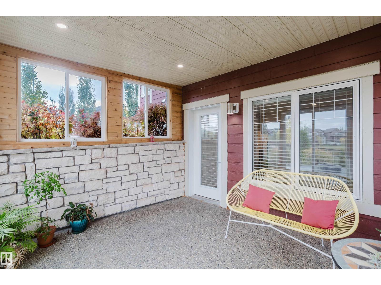 1 EASTVIEW ST - 64