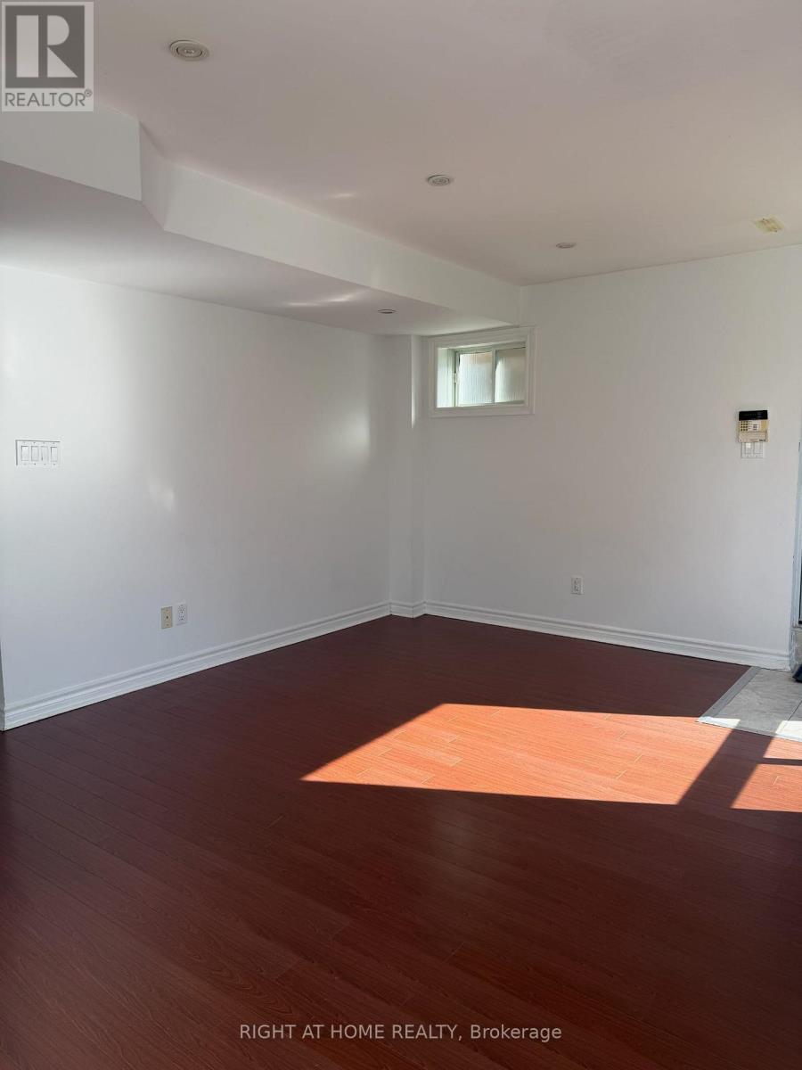 WALKOUT BASEMENT - 23 LARK CRESCENT, Richmond Hill (Devonsleigh) — photo 8