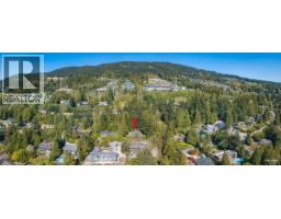2261 Gisby Street, West Vancouver, BC V7V4N5 Photo 36