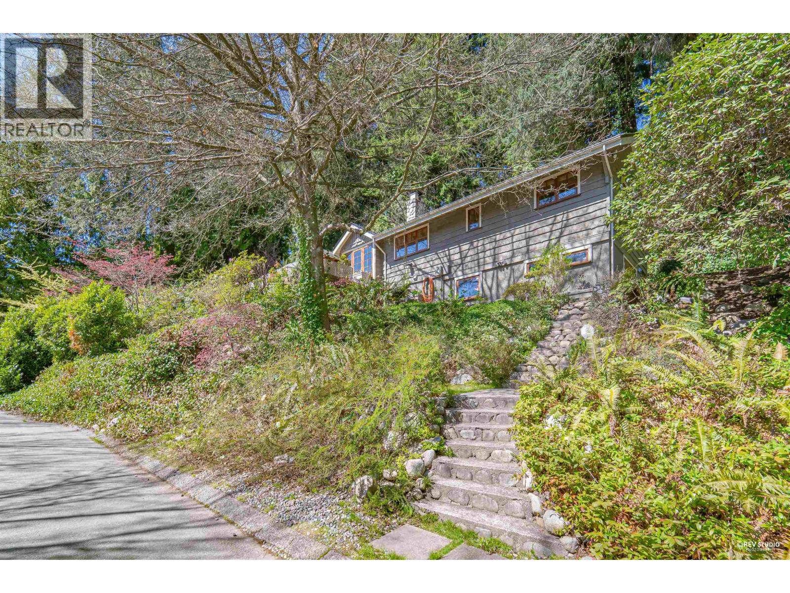 2261 GISBY STREET, West Vancouver - Image 1