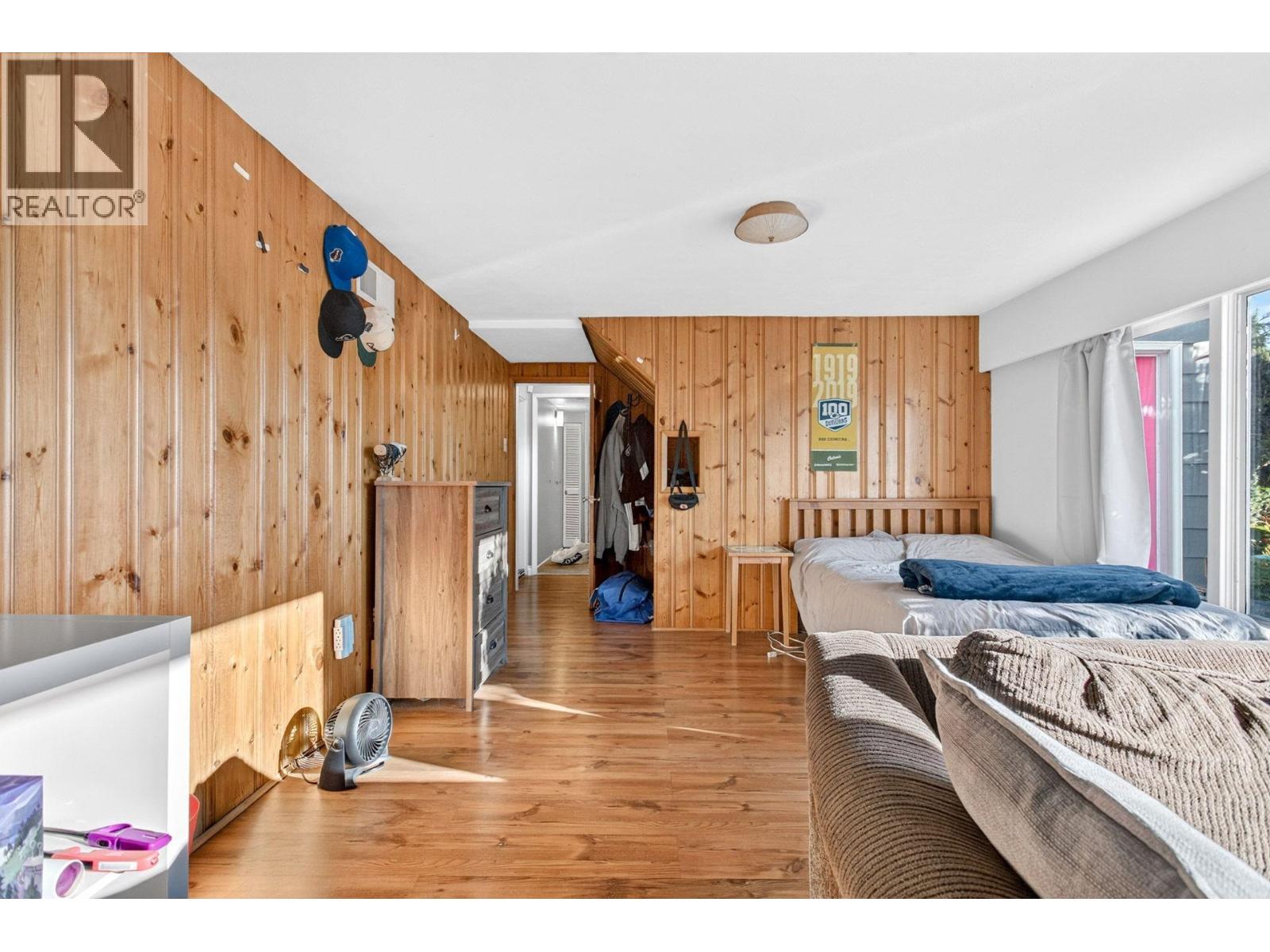 674 BLUERIDGE AVENUE, North Vancouver - Image 1