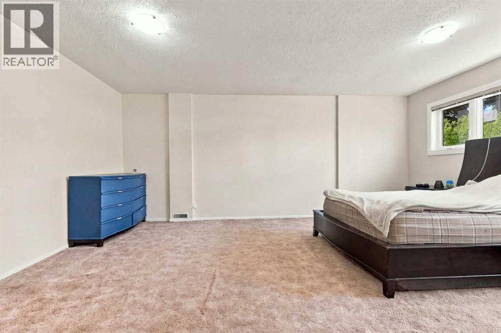 3102 38 Street SW - Image 17