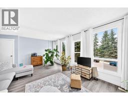 19 Berwick Crescent NW - photo 8