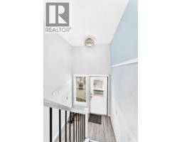 19 Berwick Crescent NW - photo 3