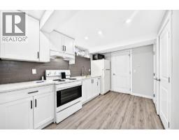 19 Berwick Crescent NW - photo 37