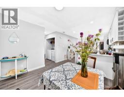 19 Berwick Crescent NW - photo 17
