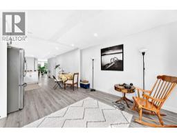 19 Berwick Crescent NW - photo 21