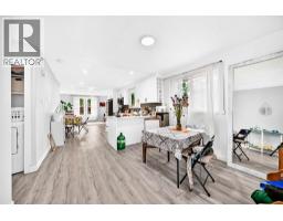 19 Berwick Crescent NW - photo 16