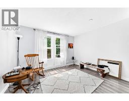 19 Berwick Crescent NW - photo 19