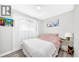 19 Berwick Crescent NW - photo 27