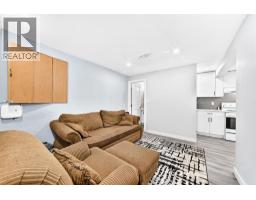 19 Berwick Crescent NW - photo 34