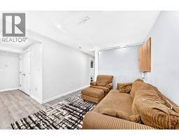 19 Berwick Crescent NW - photo 35