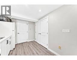 19 Berwick Crescent NW - photo 38