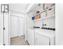 19 Berwick Crescent NW - photo 32