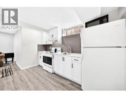 19 Berwick Crescent NW - photo 36