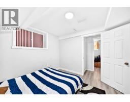 19 Berwick Crescent NW - photo 41