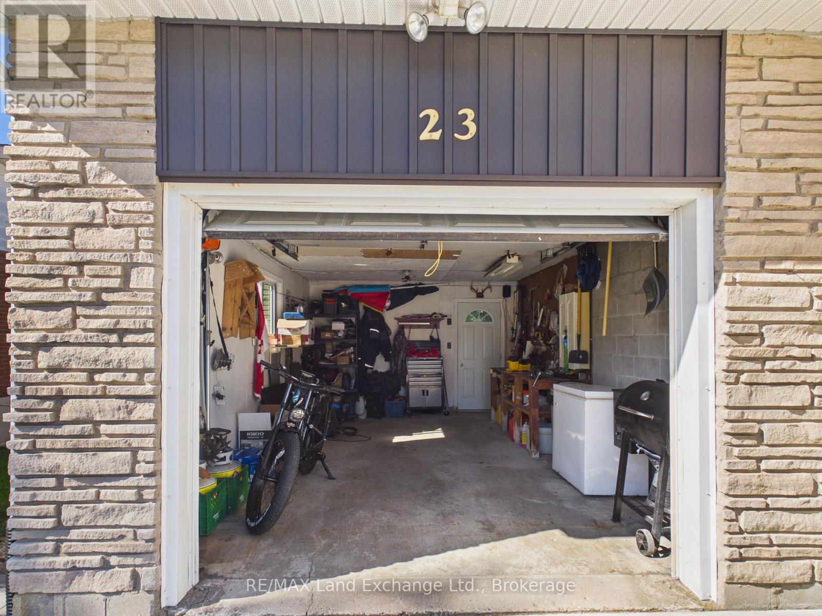 23 KING STREET N - 20