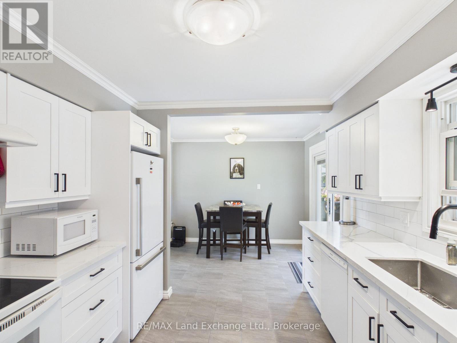 23 KING STREET N - Image 7