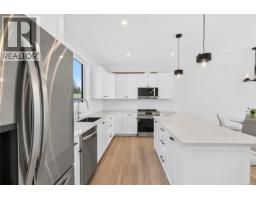 Kitchen - 2016a Galerno Rd, Campbell River, BC V9W0A2 Photo 13