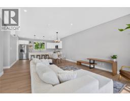 2016a Galerno Rd, Campbell River, BC V9W0A2 Photo 20
