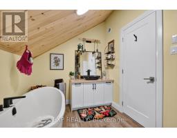 4197 Matawatchan Road, Greater Madawaska, ON K0J2R0 Photo 15