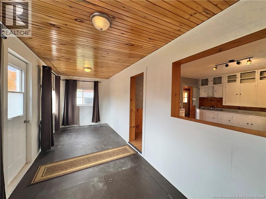 389 East Knowlesville Road - 12
