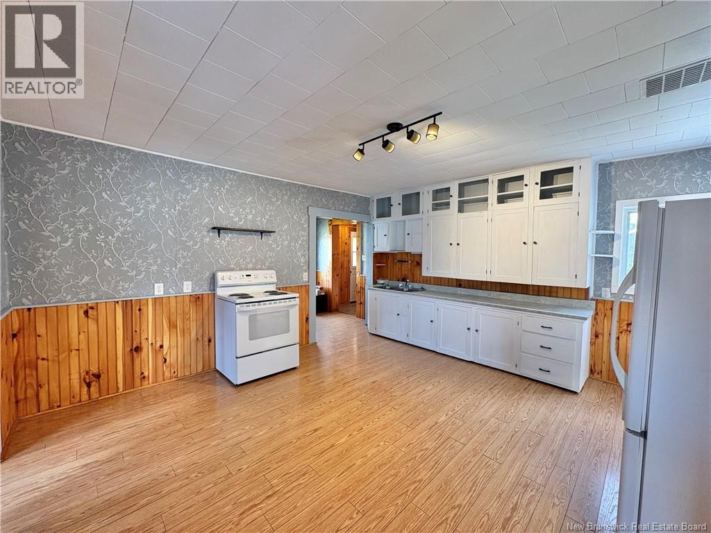 389 East Knowlesville Road - 9