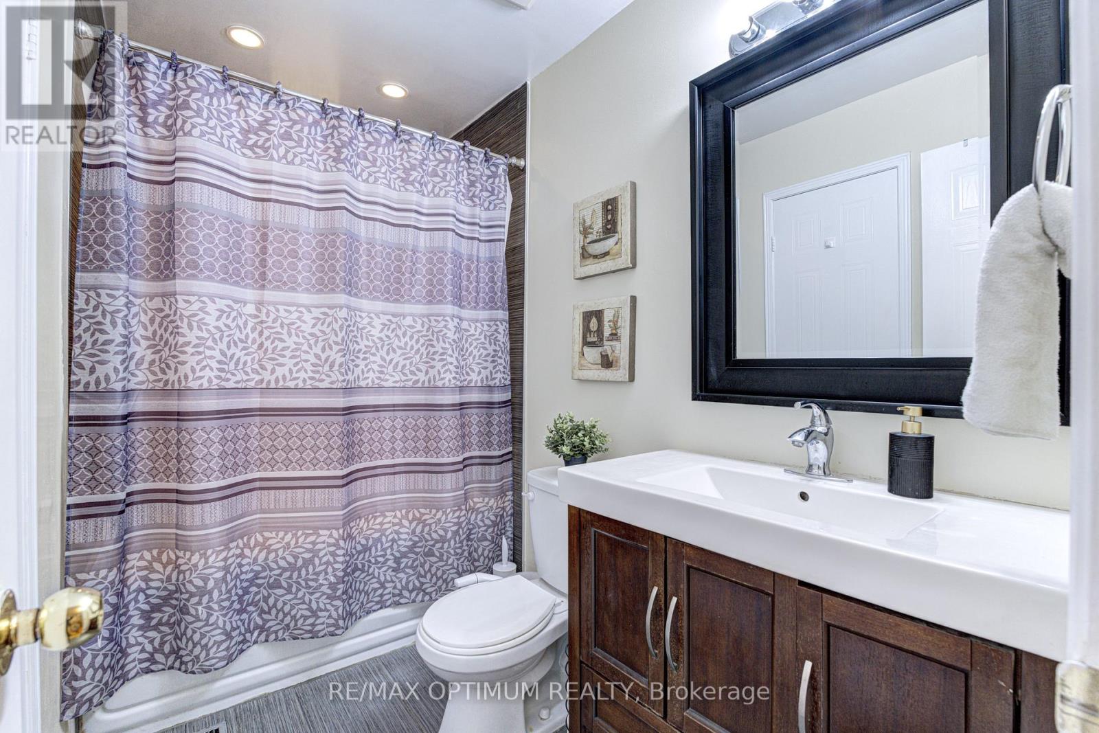 51 Goldenlight Circle, Brampton, ON photo 25