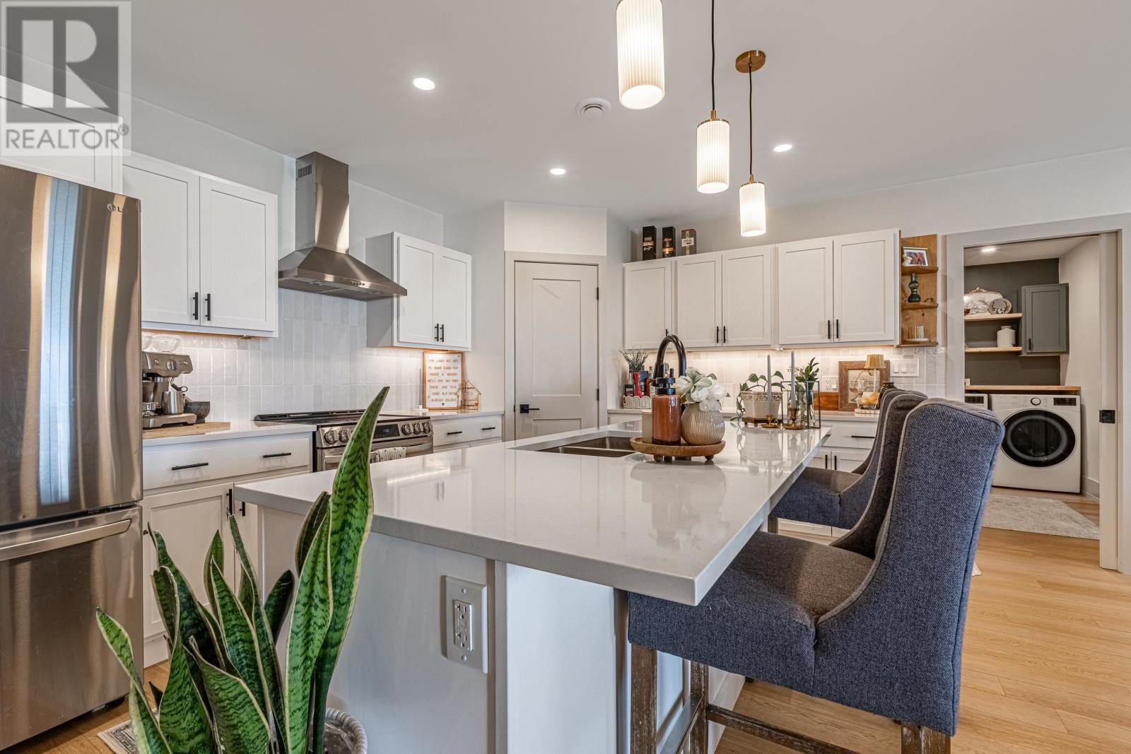109 WATERS EDGE Lane - 7