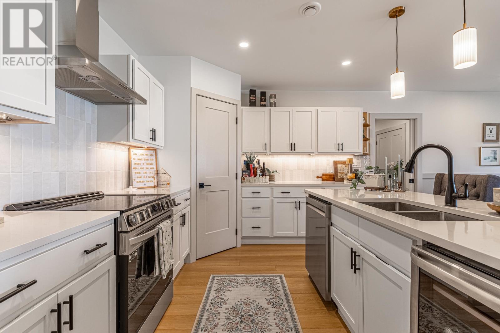 109 WATERS EDGE Lane - 8