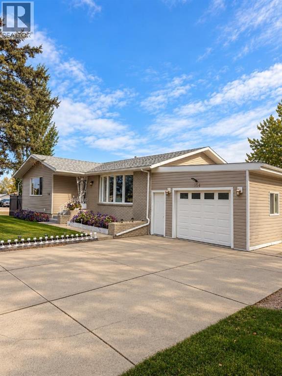 514 2 Street N - 2