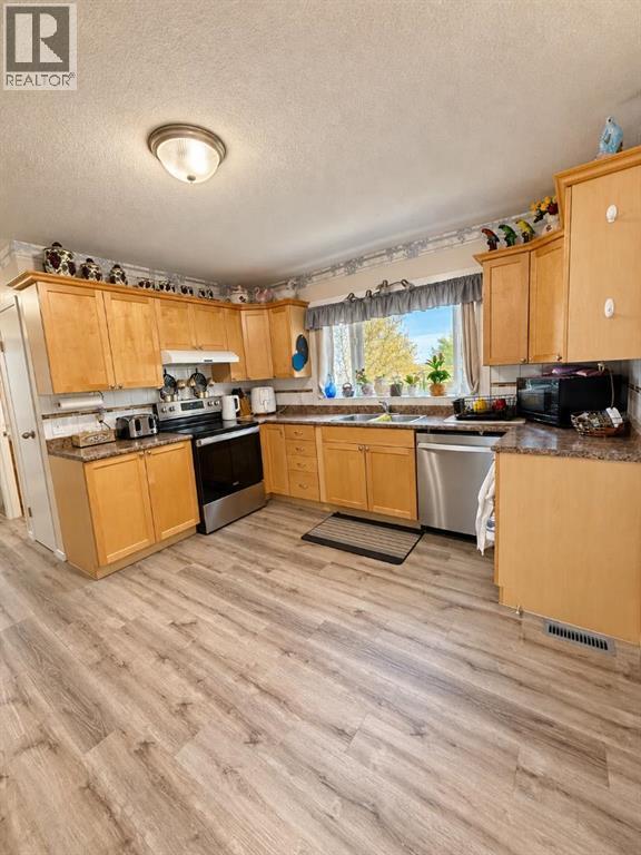 514 2 Street N - 5