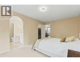 436 Rocky Ridge Bay Nw, Calgary, AB T3G4H8 Photo 17