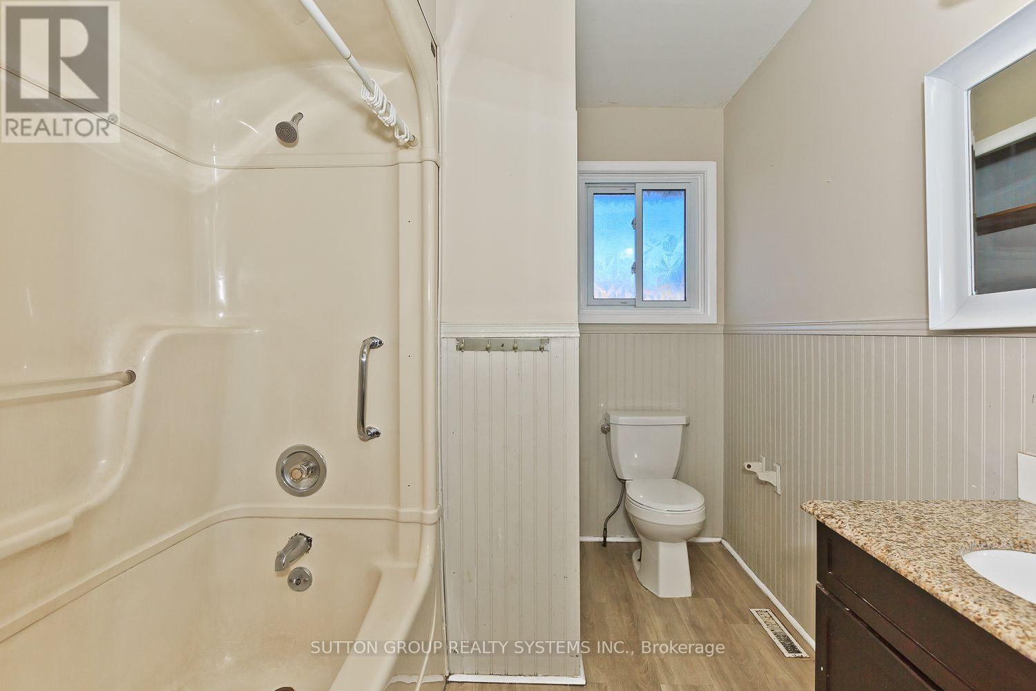 40 Jacobson Avenue — photo 12