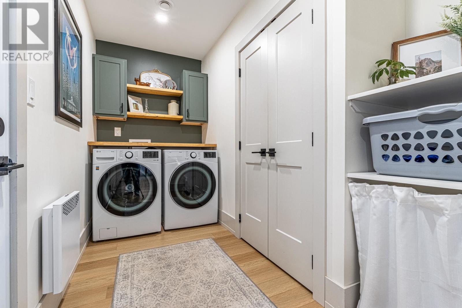 109 WATERS EDGE Lane - 21