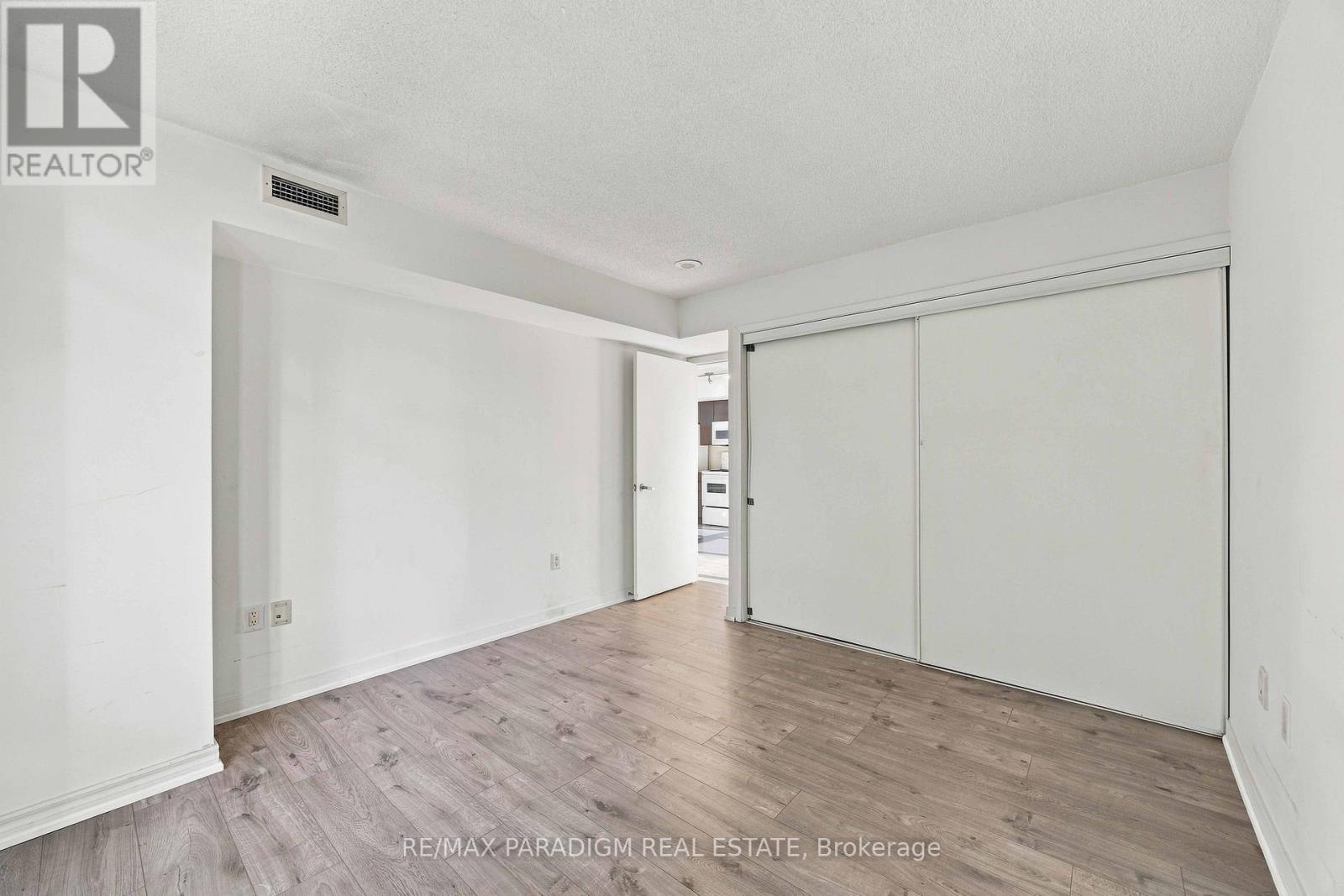 15 Brunel Court — photo 24