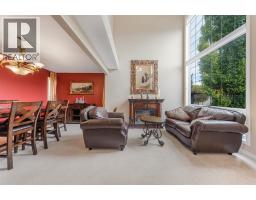 Kitchen - 240 Everglade Circle Sw, Calgary, AB T2Y4N5 Photo 17