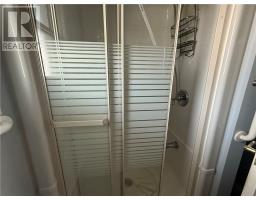 200 Hillside Drive South, Elliot Lake, ON P3A1N5 Photo 11