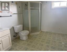 200 Hillside Drive South, Elliot Lake, ON P3A1N5 Photo 17