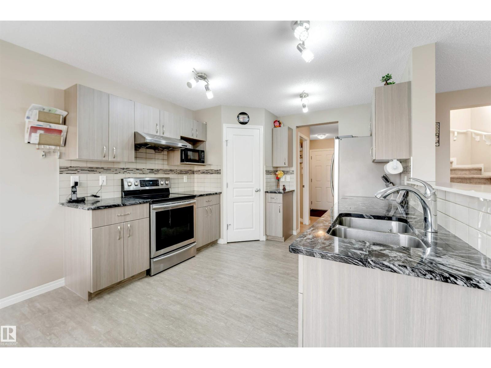 3304 13 AV NW - 20