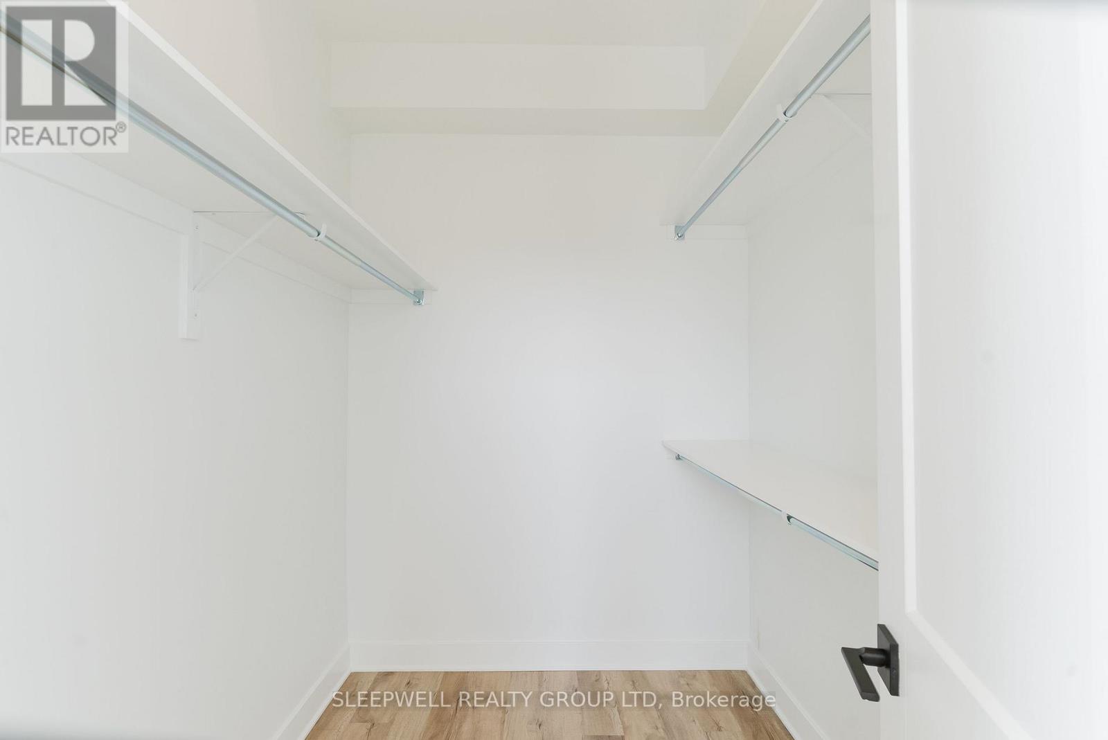 845 Champlain Street — photo 16