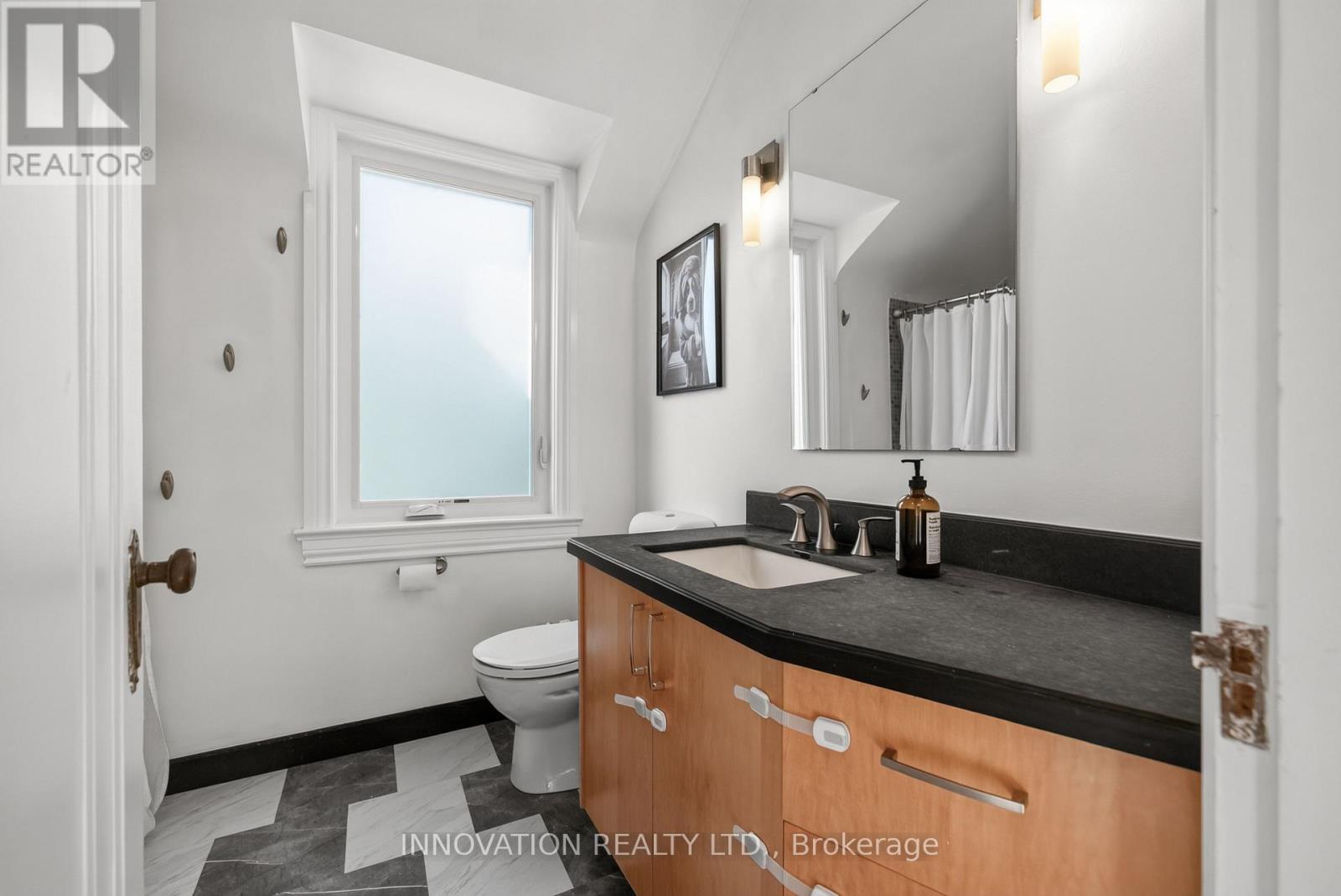 403 ATHLONE AVENUE - 28