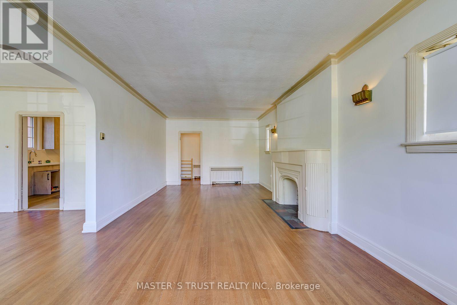 389 Lawrence Avenue West — photo 10