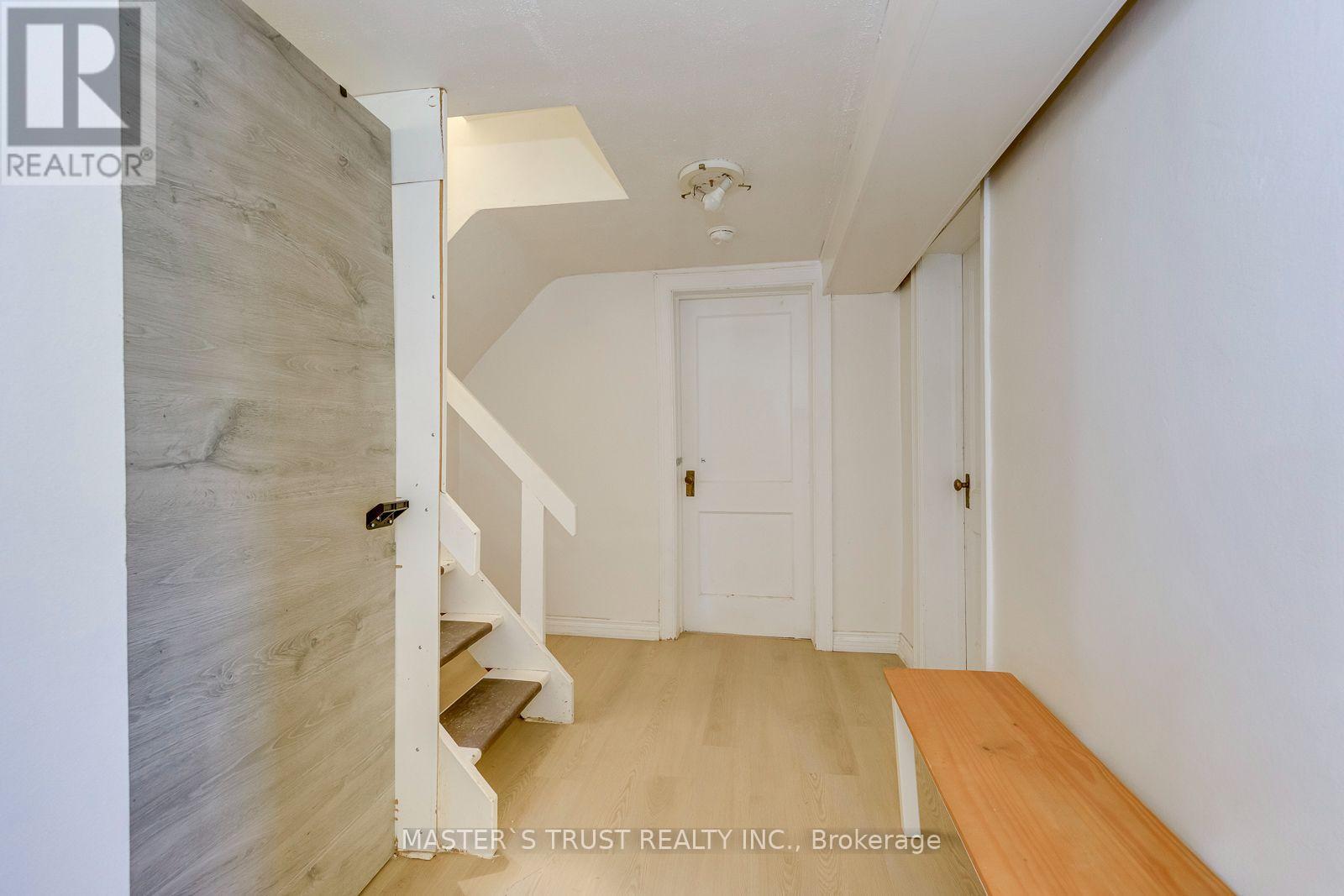 389 Lawrence Avenue West — photo 26