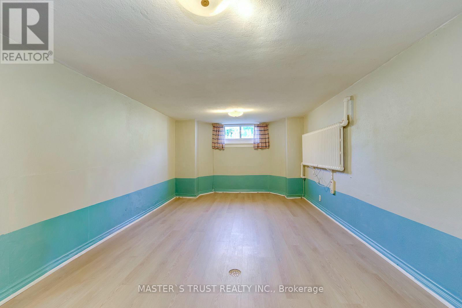 389 Lawrence Avenue West — photo 27