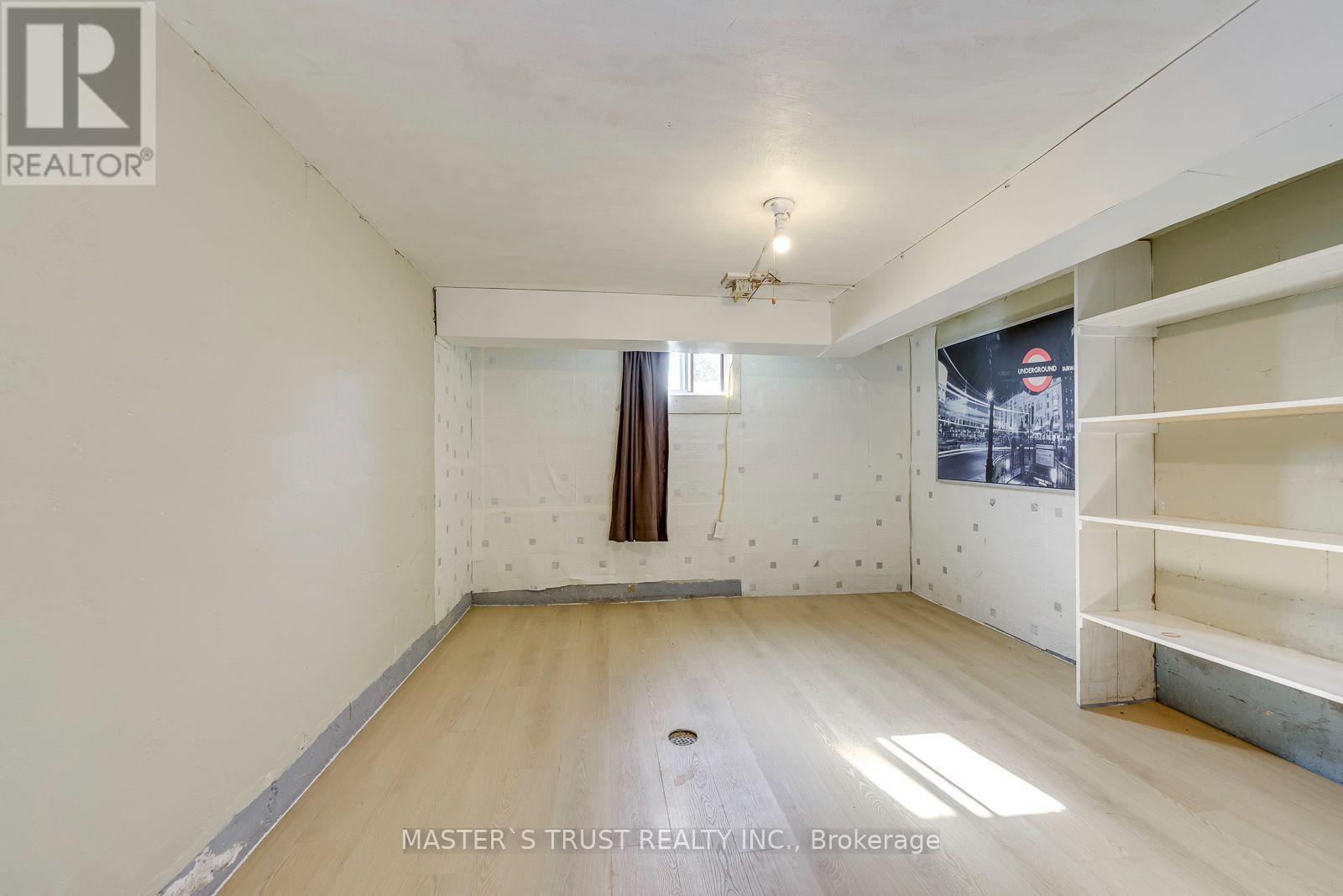 389 Lawrence Avenue West — photo 29