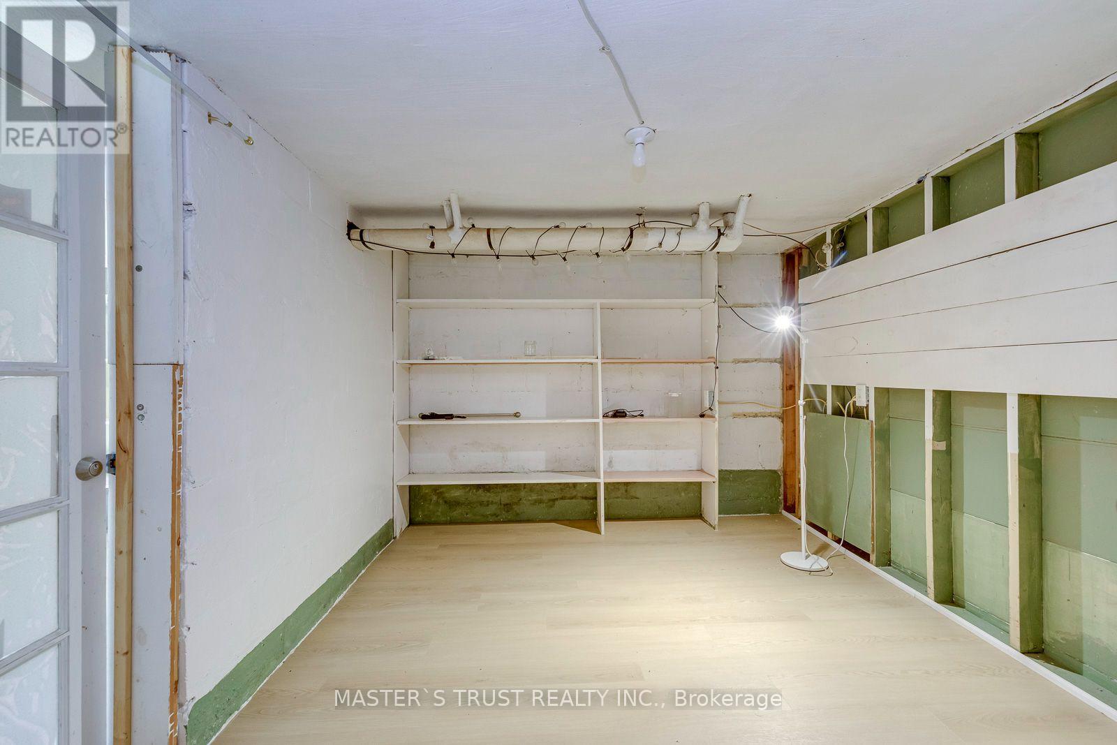 389 Lawrence Avenue West — photo 31