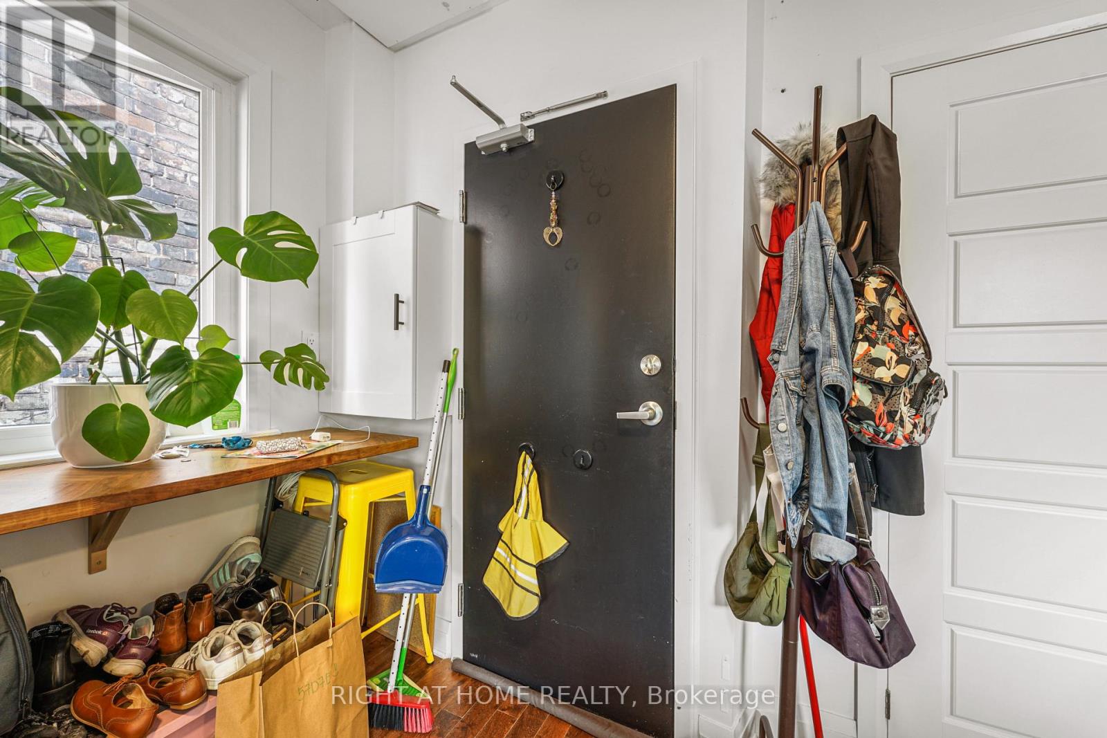 2207 Queen Street East — photo 14