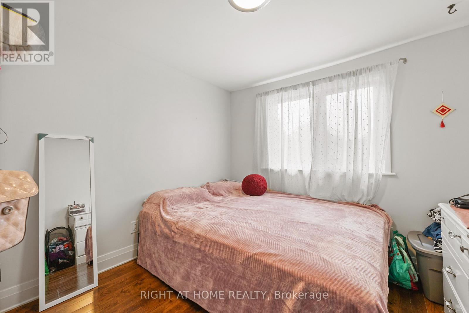 2207 Queen Street East — photo 8